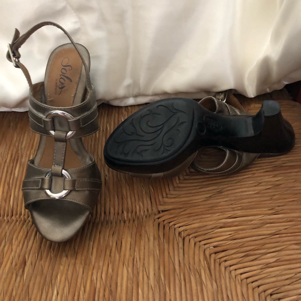 Metal Platform Sandals - Picture 2 of 3
